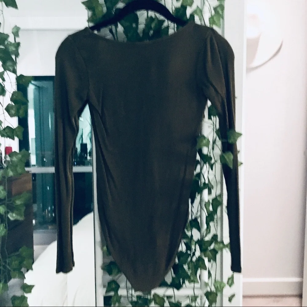 Forever 21 Olive Green V-Neck Long Sleeve Bodysuit with Double Clasp at Bottom - Picture 2 of 6